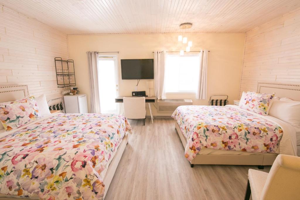 Inn On Canyon Official Site Inns In Radium Hot Springs