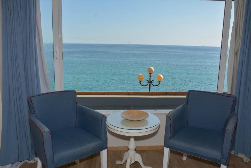 Scorpios Sea Side Hotel Official Site Hotels In Piraeus