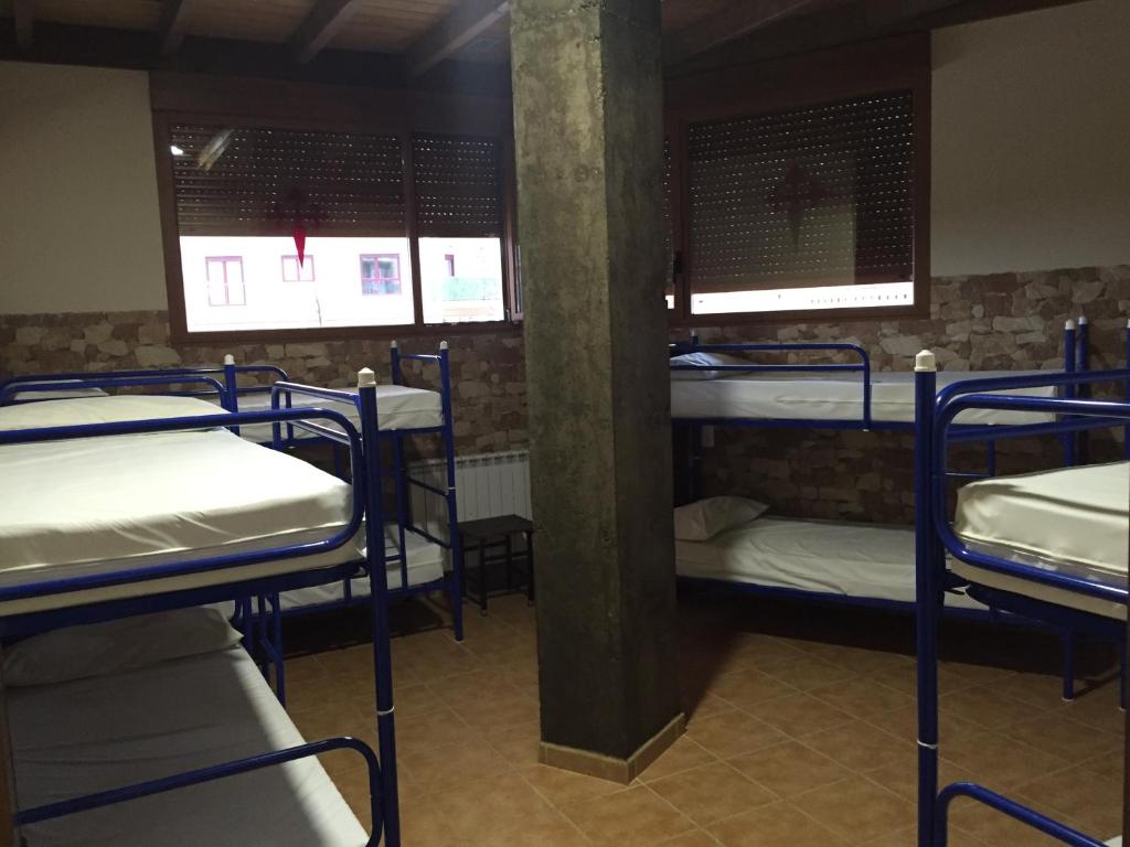 Albergue Santo Tomás De Canterbury Official Site Hostels In León Bunk Bed In 10 Mixed Dormitory Room