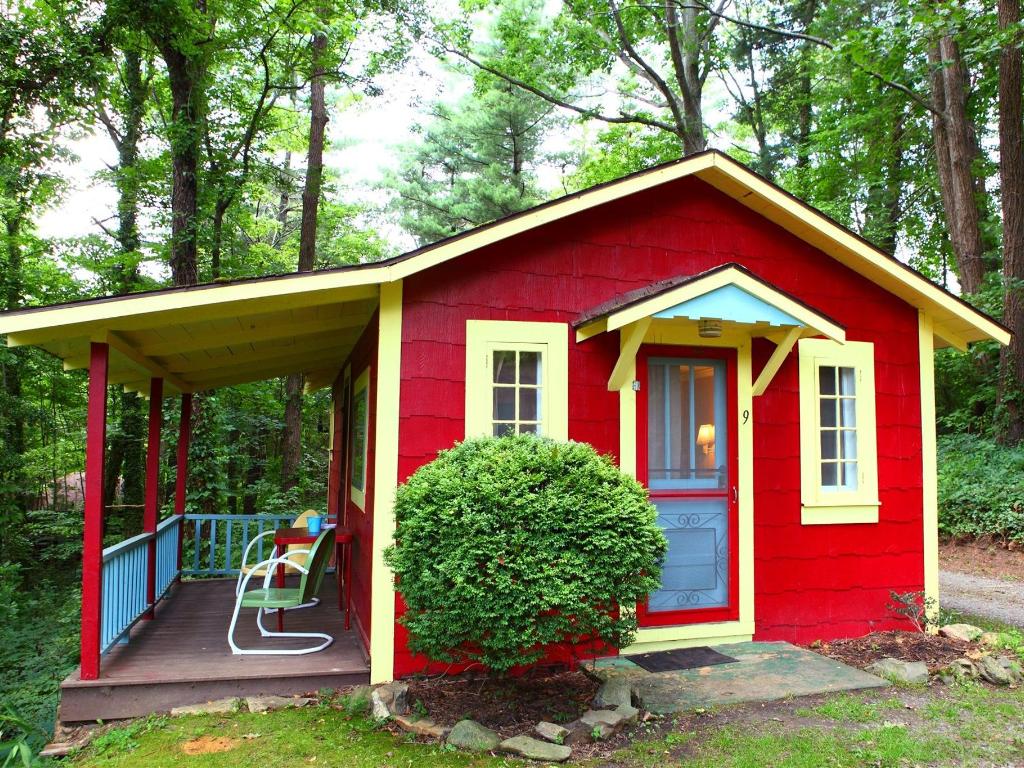 The Pines Cottages Official Site Resorts In Asheville