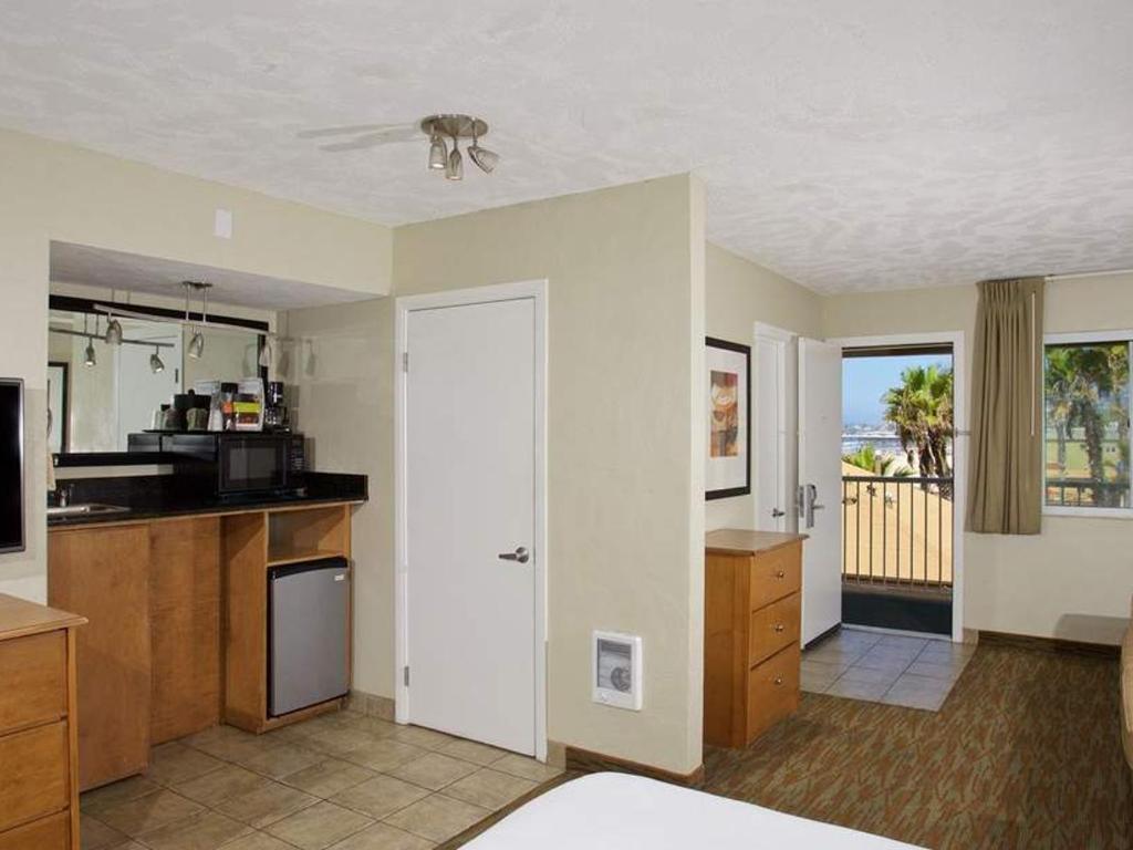 Surfer Beach Hotel Official Site Hotels In San Diego