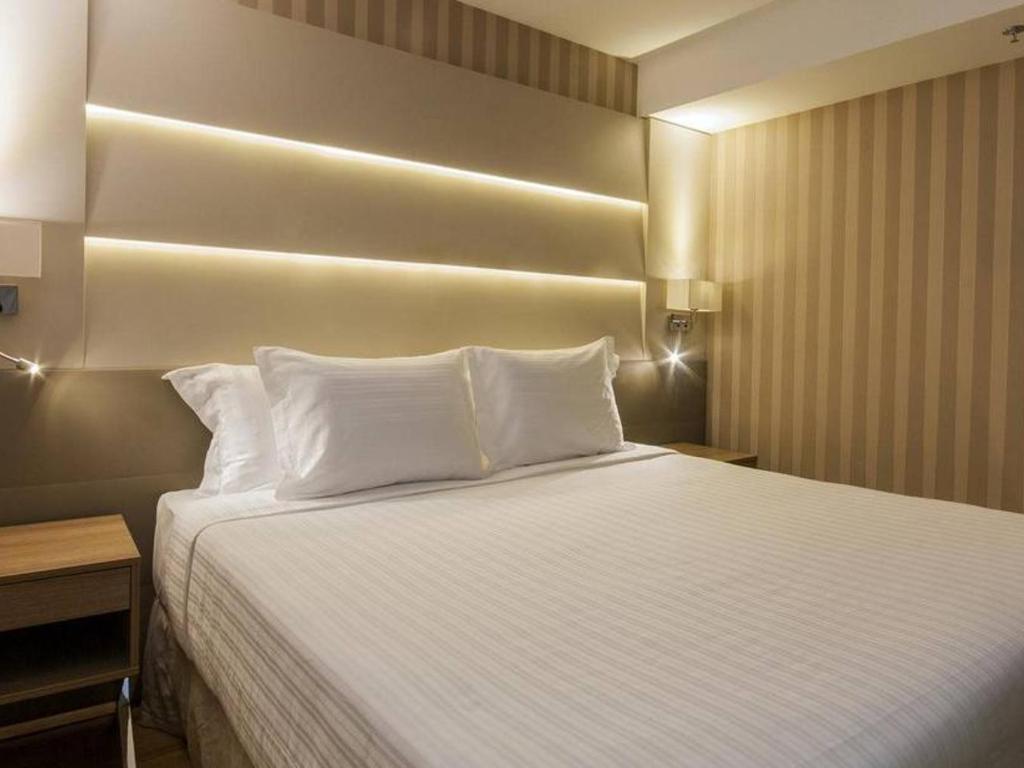 Quarto Standard Américas Copacabana Hotel RJ BR