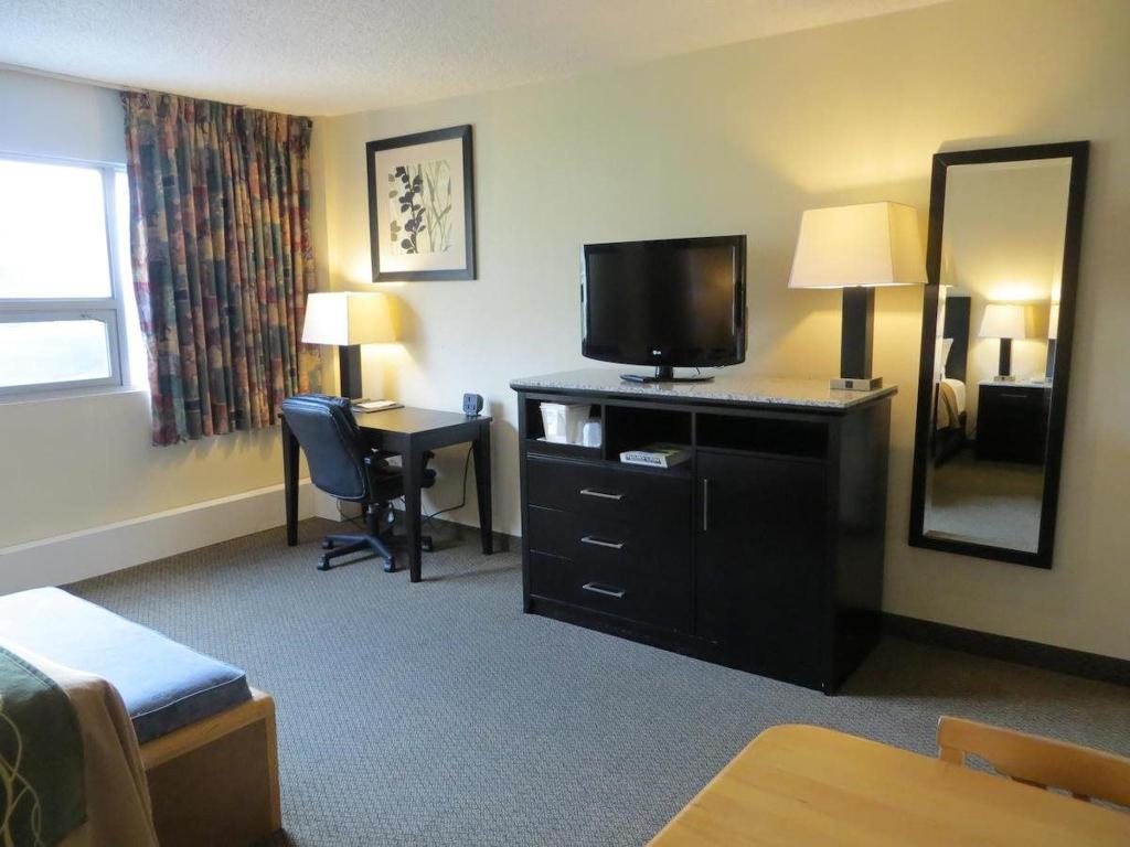 comfort inn suites downtown edmonton edmonton canada