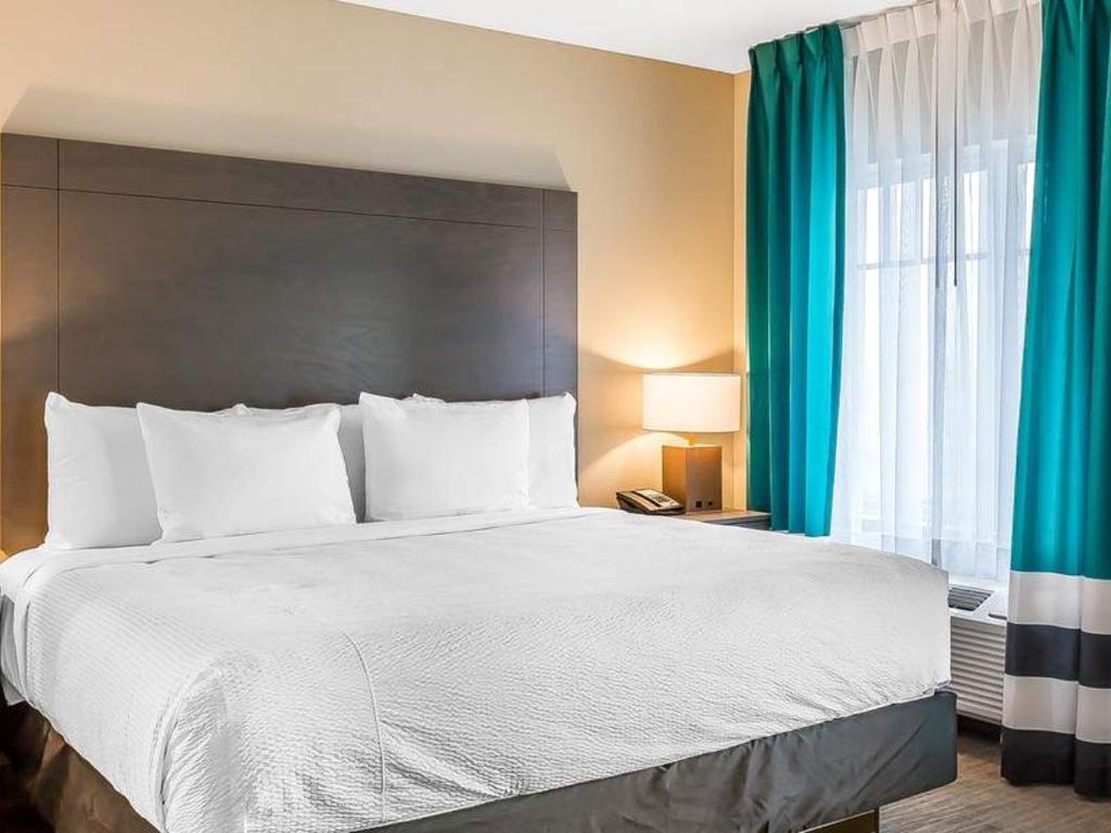 King Suite Bay View with Sofabed Marina Bay Hotel & Suites