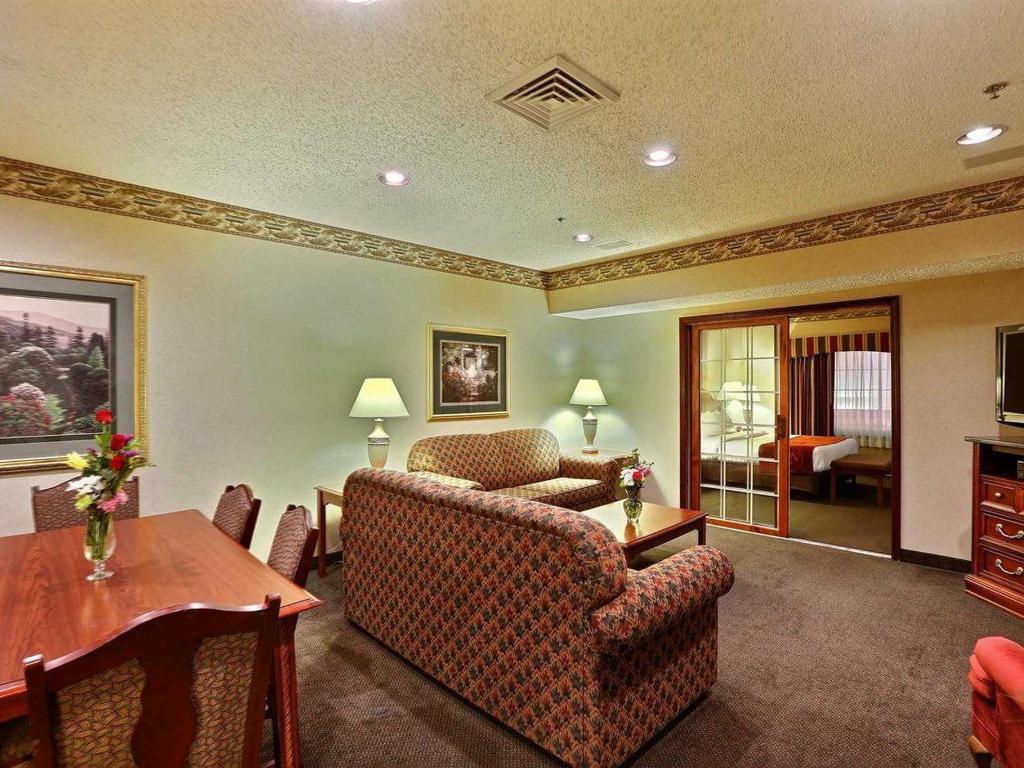Comfort Suites Green Bay Official Site Hotels In Green Bay