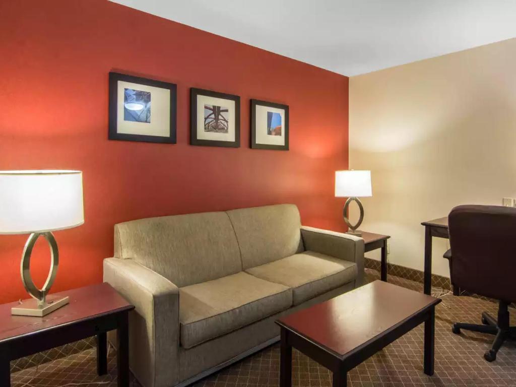 Comfort Inn Suites Airport South Official Site Hotels In