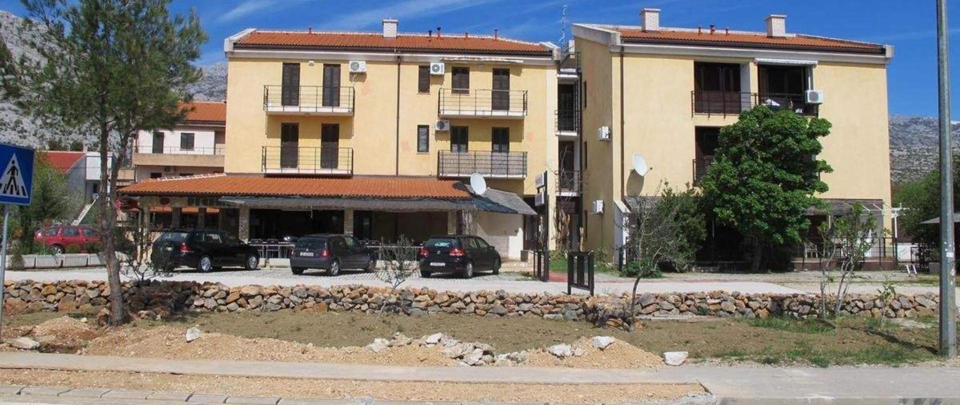 Apartments And Rooms Degenija Starigrad Croatia - 