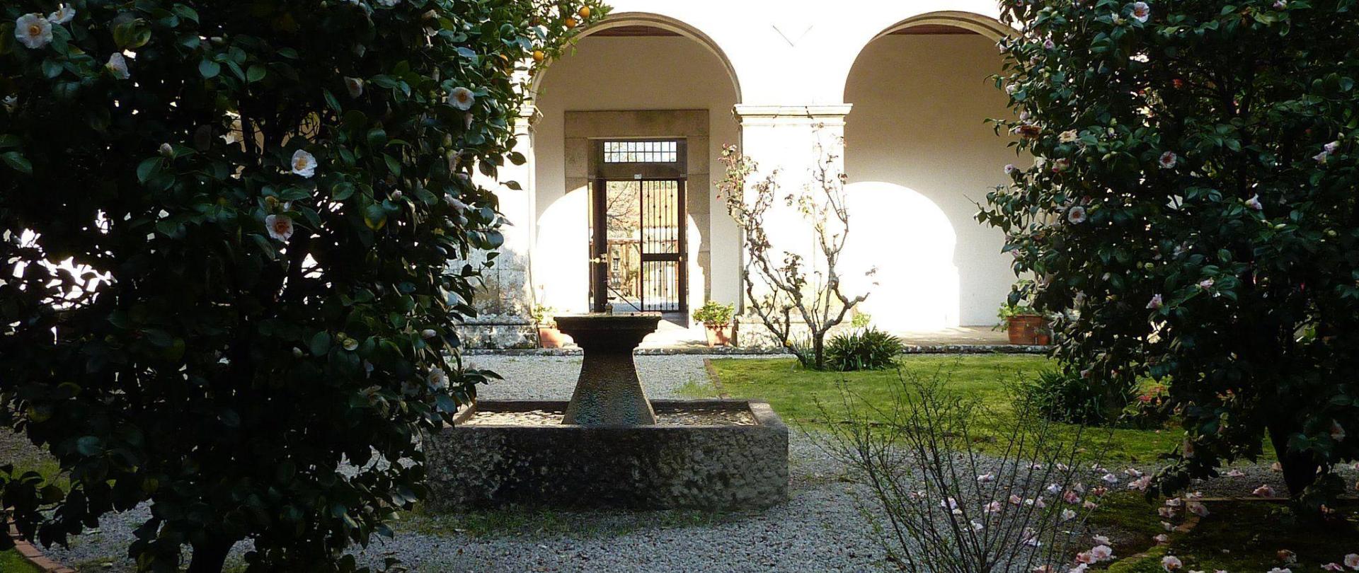 Mosteiro De S. Cristovao De Lafoes