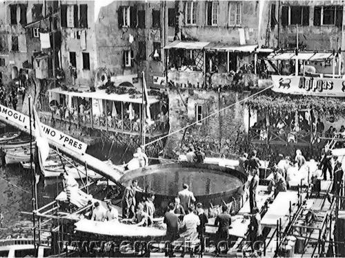agenzia_bozzo_camogli_foto_antiche_1353_sagra_del_-pesce_1956-1.jpg