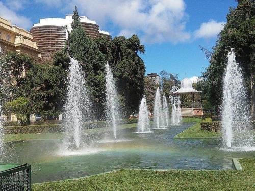1280px-pra-a_da_liberdade_-_belo_horizonte-1.jpg