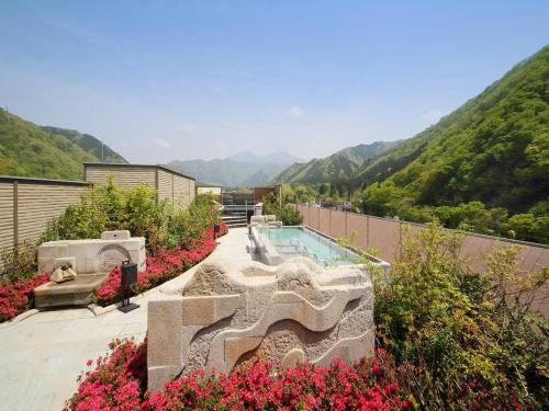 Sky Garden Open-air Hot Spring