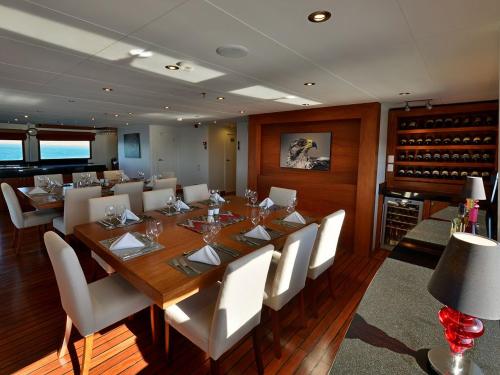 Live Aboard