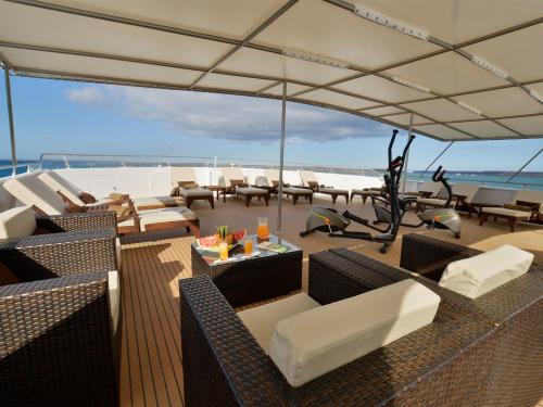 Live Aboard