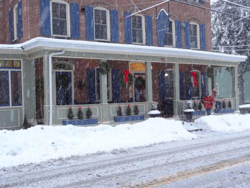 Hudson Valley Christmas Trees Package