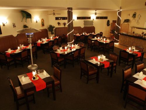 Restaurants & Bars