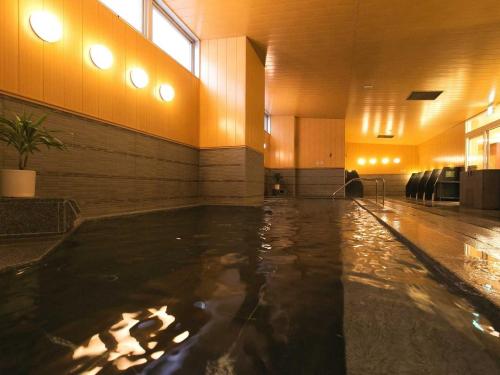 Large Public Bath