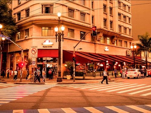 domus-hotel-centro-de-s-o-paulo-bar-brahma.png
