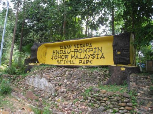 endau-rompin-signage.jpg