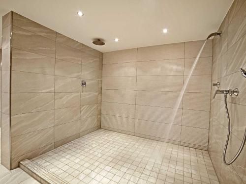 schwallbrause-in-der-sauna-3.jpg