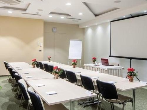 lifedesign-hotel-belgrade-life-conference-room-2.jpg