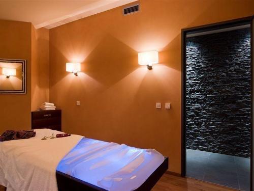 4-3-wather-room-five-elements-spa-beauty-1.jpg