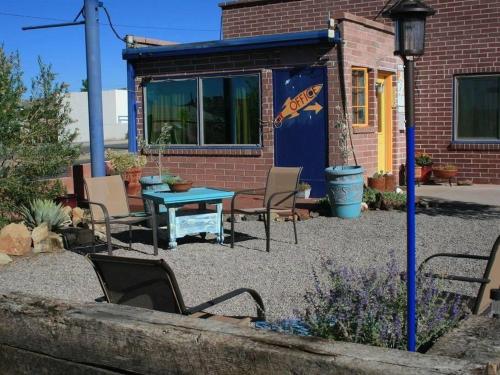 rocketinnoffice-patio-1.JPG
