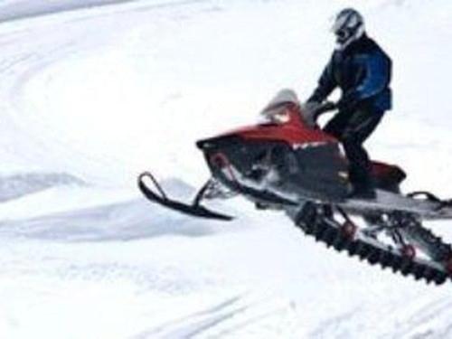 attractions-snowmobiling-major-air.jpg