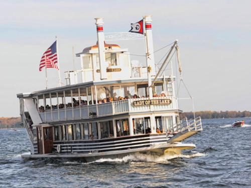 Cruising the Lake Package