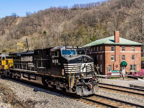 All Aboard! Railfanning at the Elkhorn Inn!